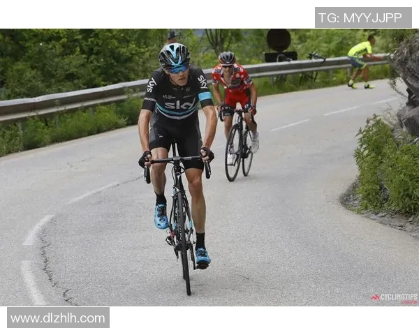 深圳足球队的拼搏之路与荣耀追寻的奋斗历程回顾